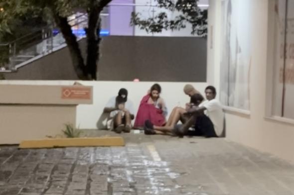 Moradores em situação de rua dizem que foram trazidos para Criciúma pela Assistência Social de Tubarão 