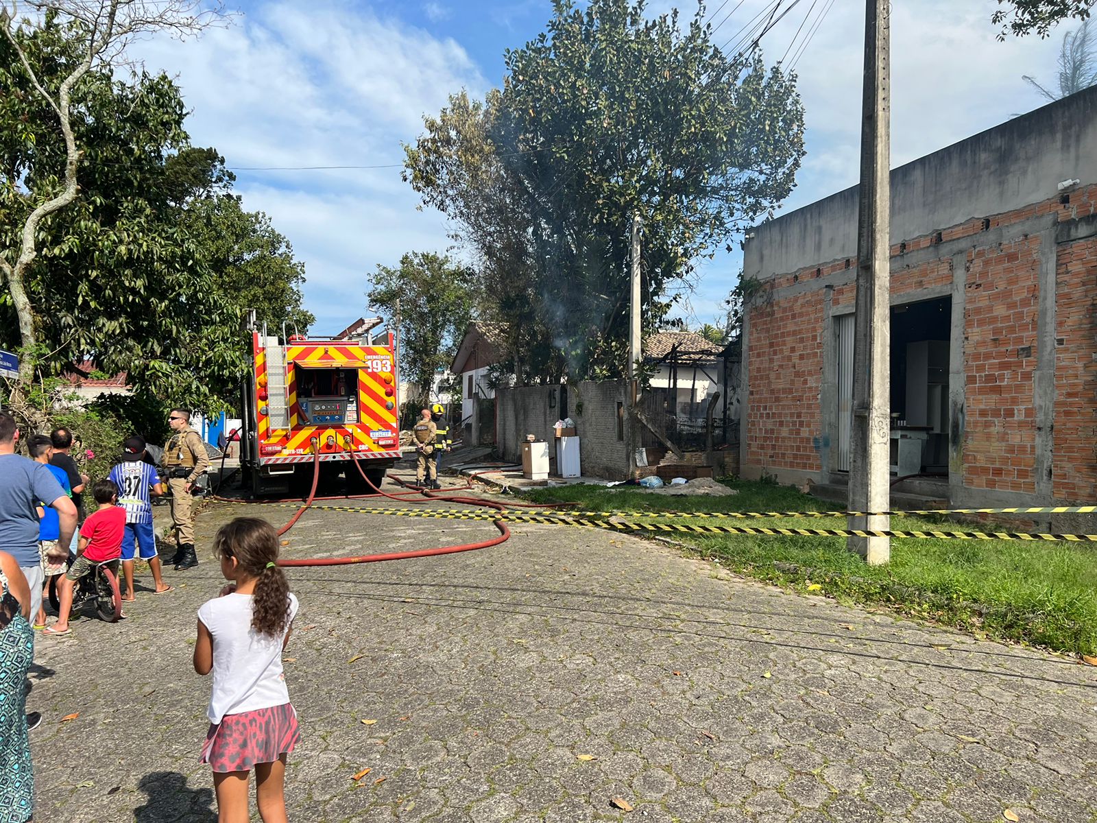 Incêndio deixa duas casas destruídas no bairro Cidade Mineira Velha