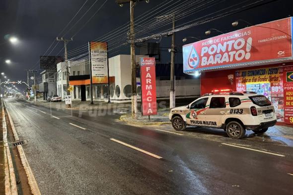 Bandidos invadem farmácia e roubam dinheiro no bairro Pinheirinho 