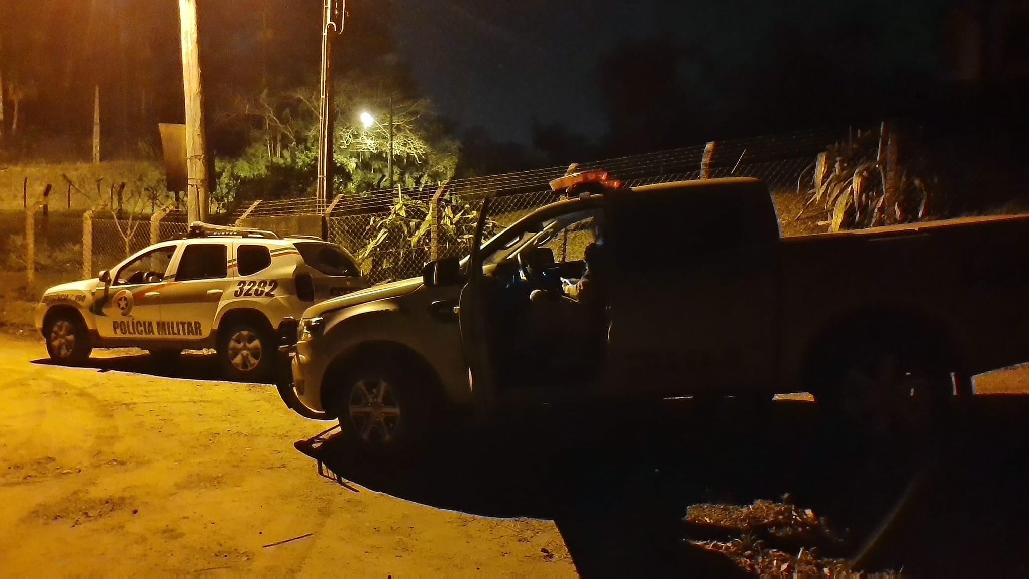 Criminosos invadem residência e roubam veículo em Criciúma