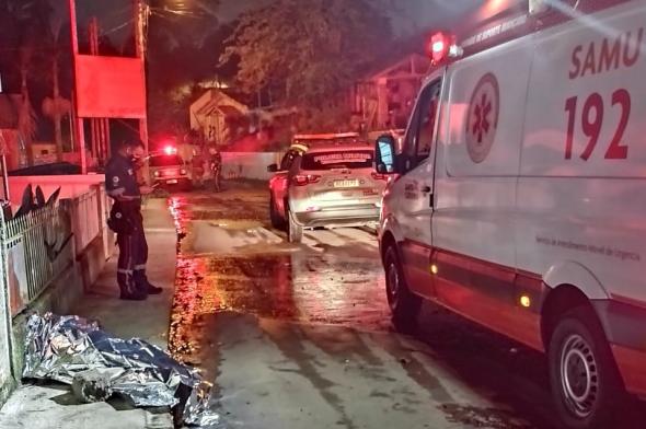 Briga termina em morte em Criciúma; um homem foi morto com golpes de faca