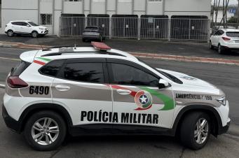 Flanelinhas e usuários de drogas cobram até R$ 50 para estacionar na rua durante a AgroPonte