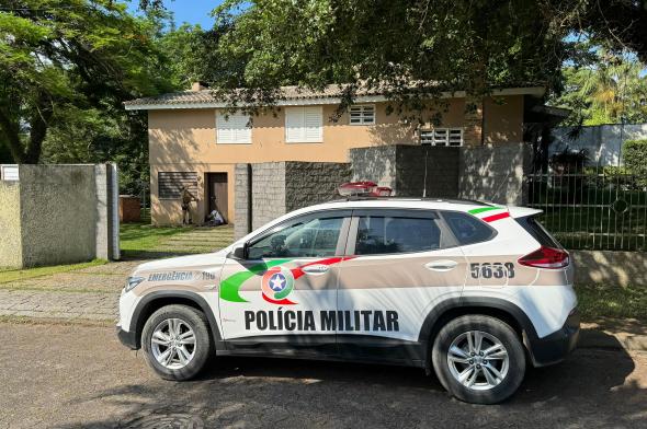 Temendo ser assassinado, homem morre após pular muro de residência para fugir de bandidos em Criciúma 