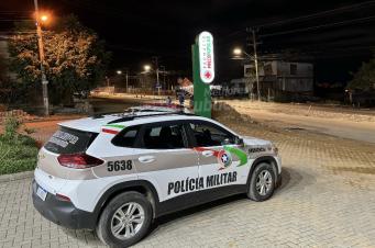 Assaltante armado invade farmácia e rouba dinheiro em Criciúma 
