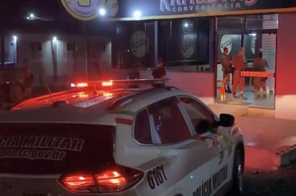 Polícia Militar prende quadrilha em bar e apreende armas de fogo em Criciúma 