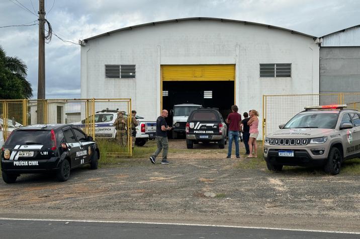 Polícia Militar descobre desmanche no bairro Demboski em Criciúma; sete bandidos foram presos