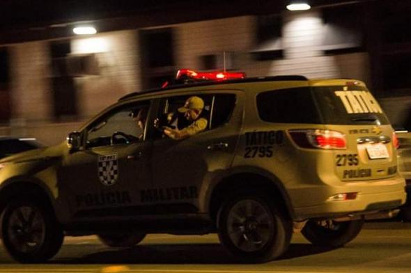Mulher é sequestrada e tem veículo roubado por assaltantes armados em Criciúma 