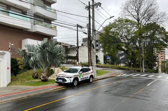 Bandidos sequestram idosa em frente a apartamento de luxo em Criciúma 