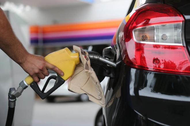Petrobras poderá manter preço da gasolina estável por até 15 dias