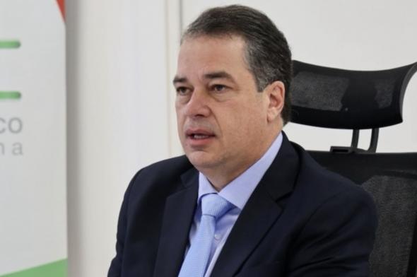 Com medo de perder votos, Rodrigo Minotto esconde apoio a Lula no “santinho”