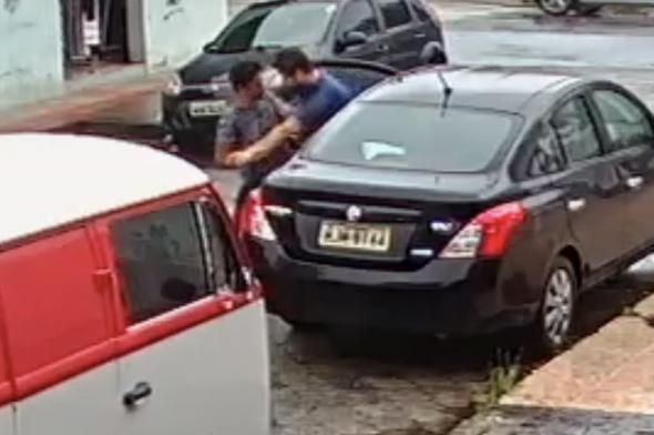 Bandido rende vítima e rouba veículo na Próspera 