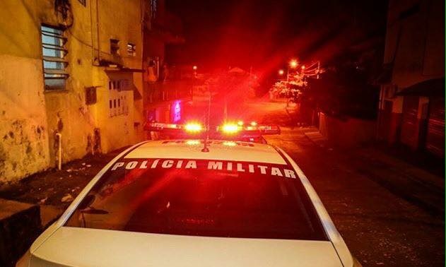 Bandidos cercam vítima e roubam BMW em Criciúma 