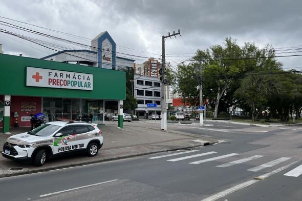 Semana começa com assalto em Criciúma; farmácia no Centro foi alvo   