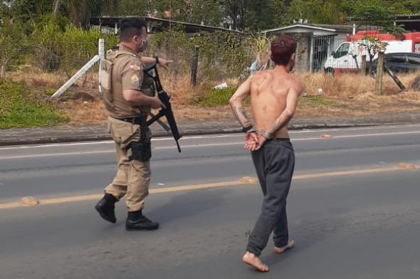 Após fugir da PM e capotar veículo, bandido é preso na Santa Luzia 