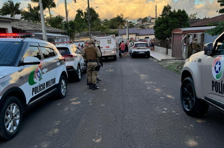 Criminoso é morto após tentar atacar policiais com faca em Criciúma 