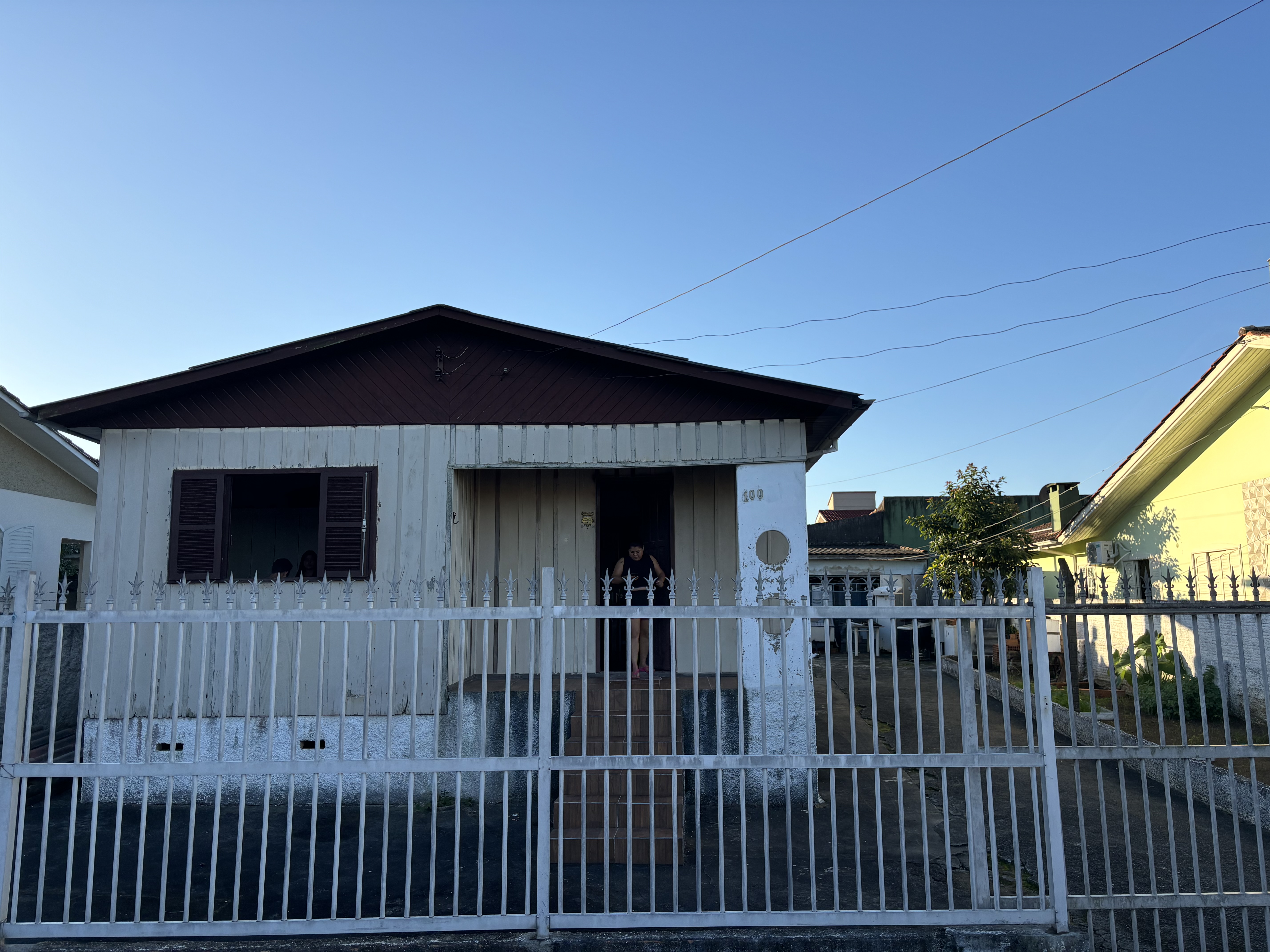 Mulher é assassinada a facadas no bairro Nossa Senhora da Salete