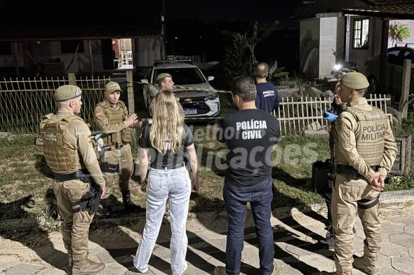 Após emboscada, jovem é morta a tiros por ex-companheiro em Jaguaruna; criminoso também perdeu a vida