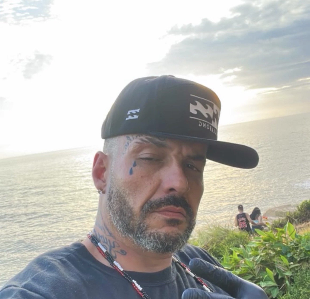 Identificado homem morto a tiros no bairro São Sebastião; vítima era tatuador em Criciúma