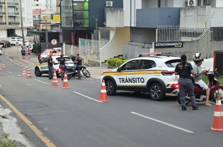 Para fiscalizar motocicletas com escapamento aberto e veículos com licenciamento atrasado, Superintendência de Trânsito irá realizar operação hoje em Criciúma
