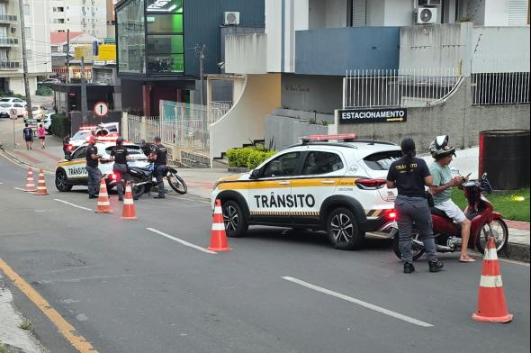 Agentes de trânsito de Criciúma dizem que estão sendo assediados para fazerem multas no município