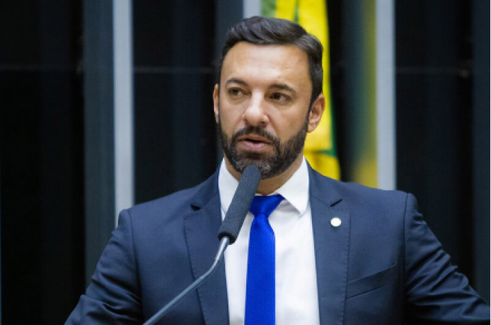 Deputado Daniel Freitas vota para aumentar cargos comissionados no STF; criação das funções tem custo estimado de R$ 22 milhões