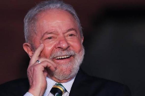 Lula é eleito presidente do Brasil 