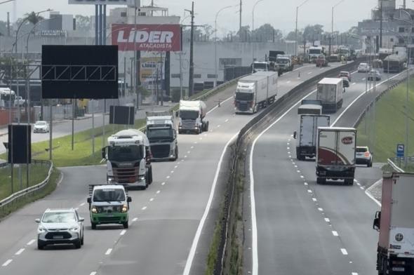 Caminhoneiros anunciam paralisação nacional para o dia 4 de dezembro