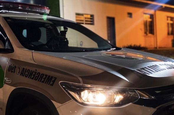 Bandido invade residência, rouba veículo e eletrodomésticos no bairro Santo Antônio 