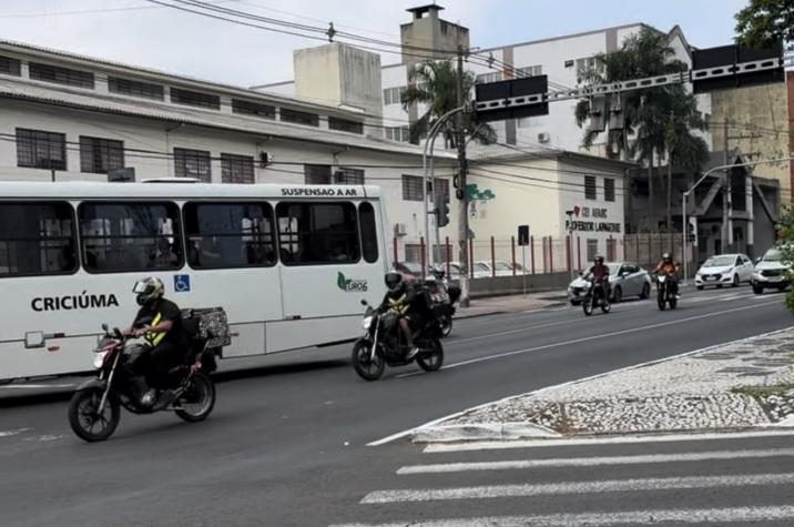 Motoboys organizam motociata em Criciúma após ocorrência envolvendo agentes de trânsito