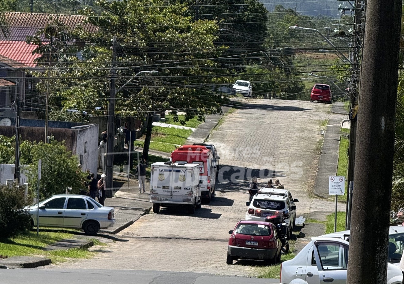 Mulher é encontrada morta dentro de residência em Criciúma; acusado é preso