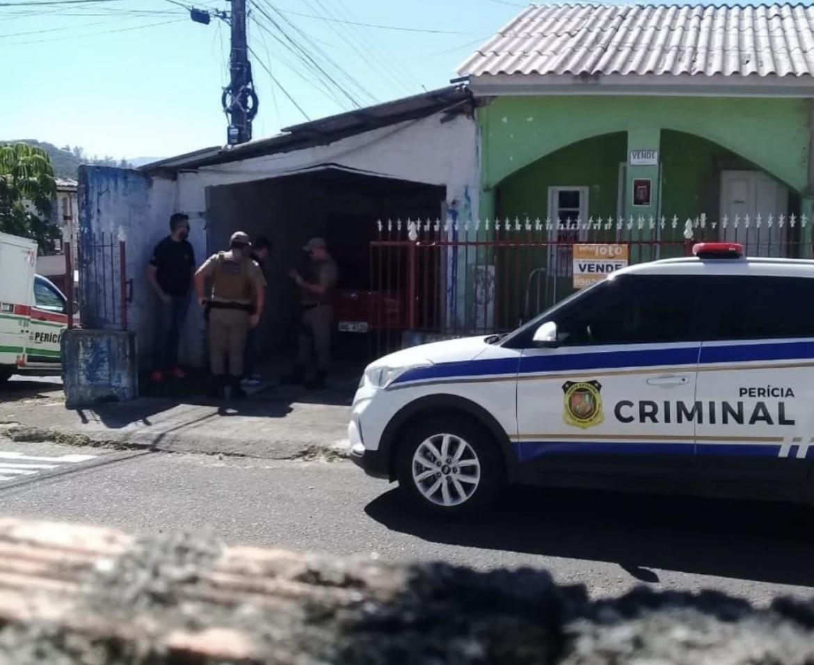 Homem de 30 anos é assassinado com diversos golpes em Criciúma 
