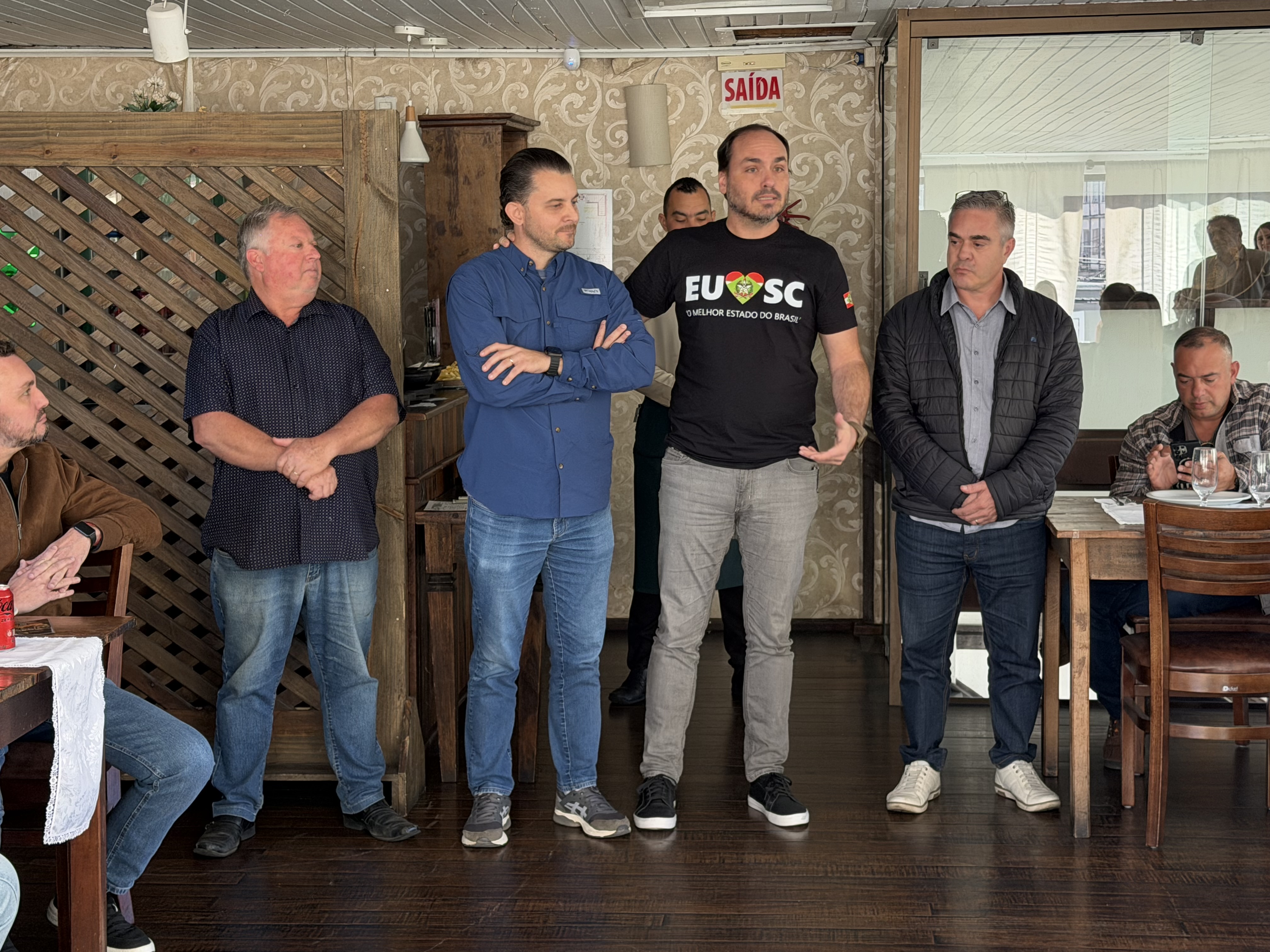     Carlos Bolsonaro cumpre agenda em Criciúma nesta terça-feira