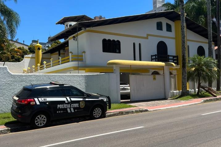 Ladrões invadem residência no Centro; prejuízo passa de R$ um milhão