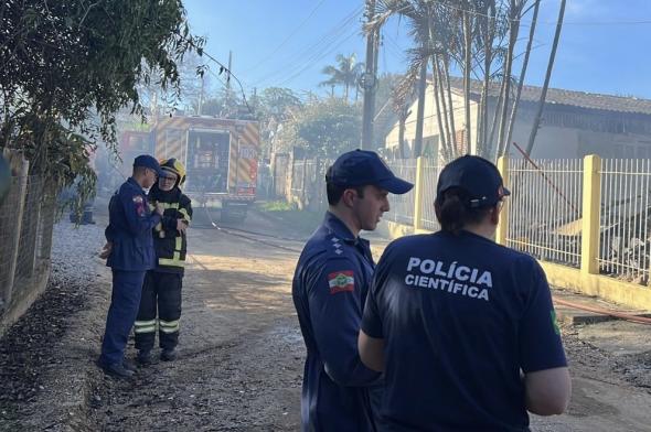 Mulher morre carbonizada após incêndio em residência no bairro Liri