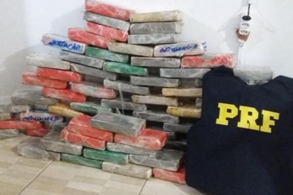 PRF apreende mais de 81 quilos de cocaína escondidos em picape, em Barra Velha 